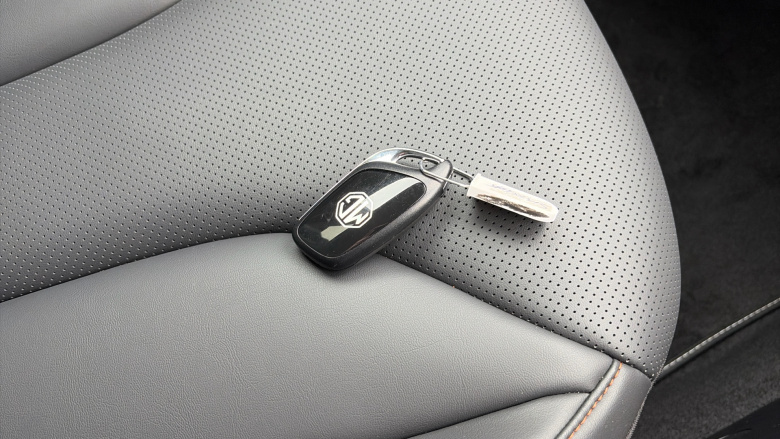 MG HS 1.5 T-GDI Hybrid+ Trophy 5dr Auto Hybrid Hatchback